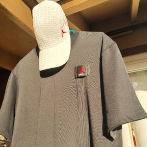 Jordan hat + Shirt Bundle deal 🐐